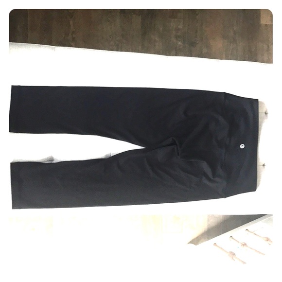 Black Capri lululemon - Picture 1 of 1